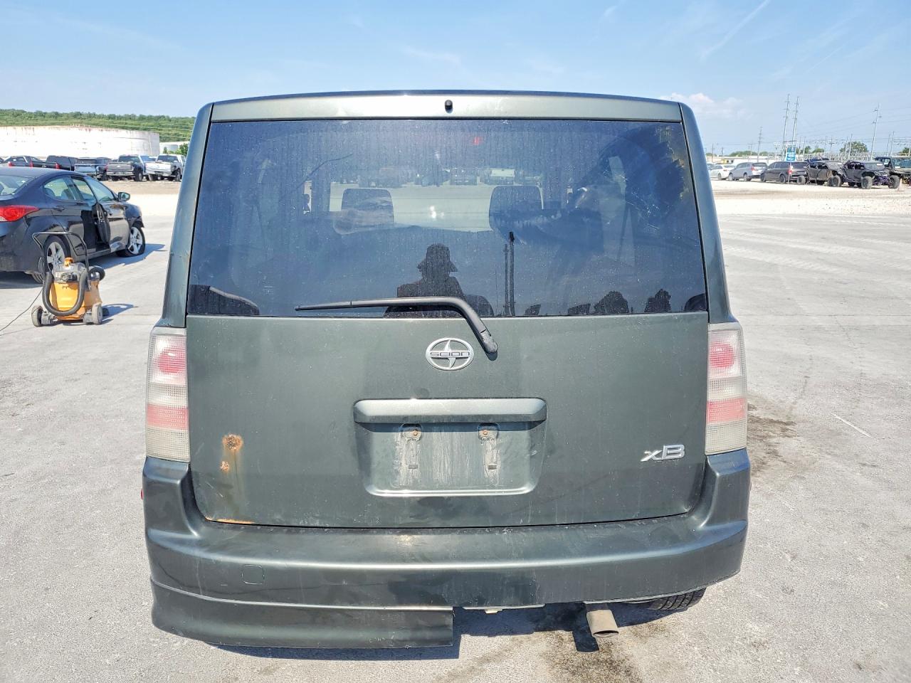 2006 Toyota Scion Xb Серый vin: JTLKT324664046018