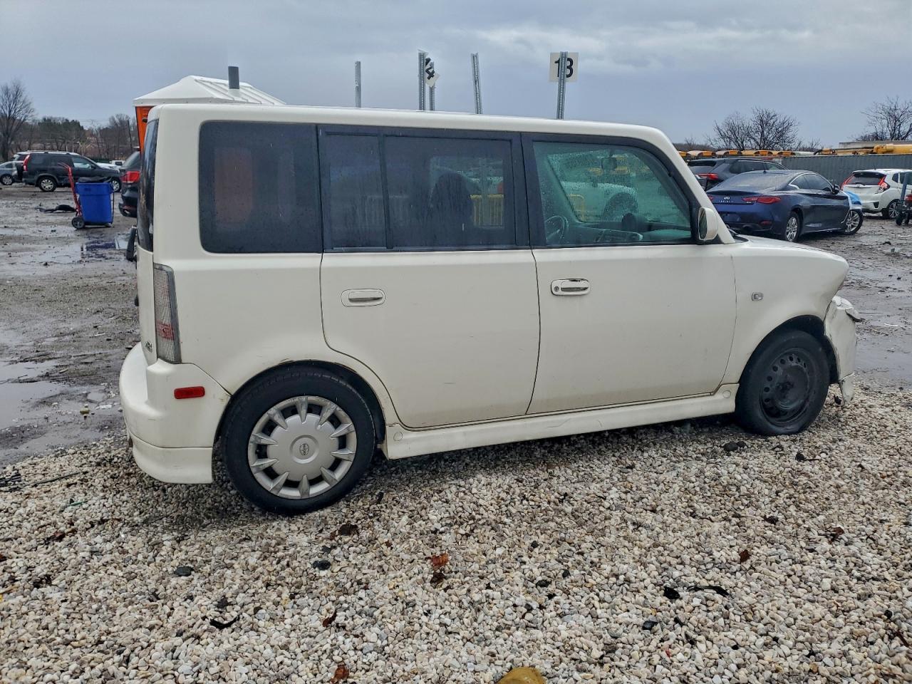 2006 Toyota Scion Xb White vin: JTLKT324664055446