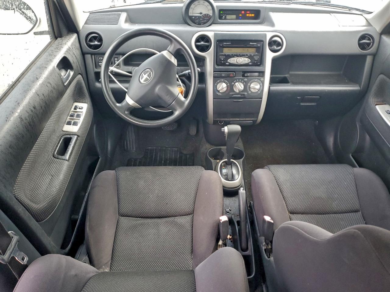 2006 Toyota Scion Xb White vin: JTLKT324664055446