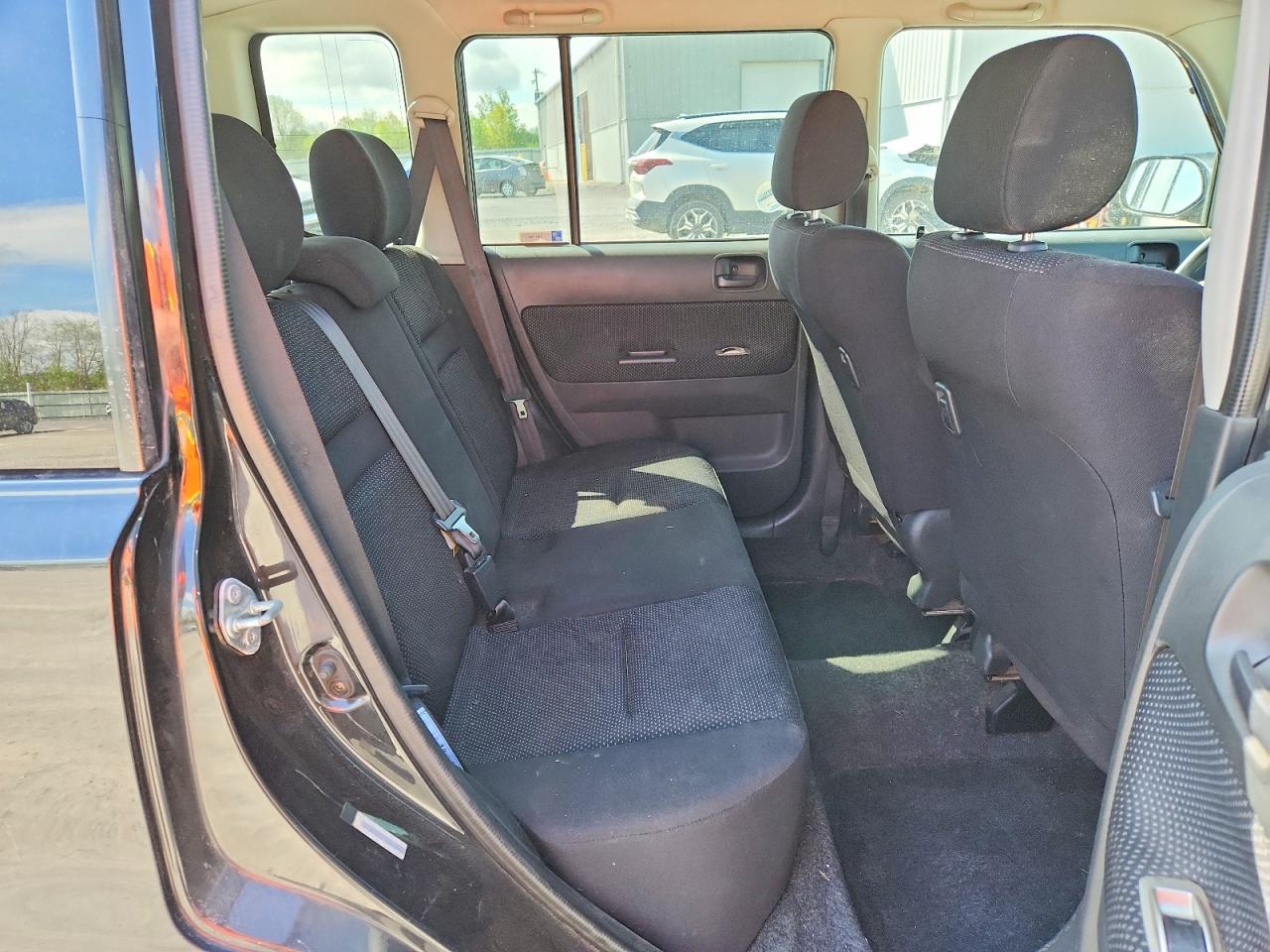 2004 Toyota Scion Xb Black vin: JTLKT324740151798