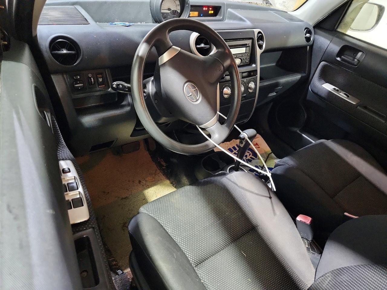 2005 Toyota Scion Xb Silver vin: JTLKT324750172880