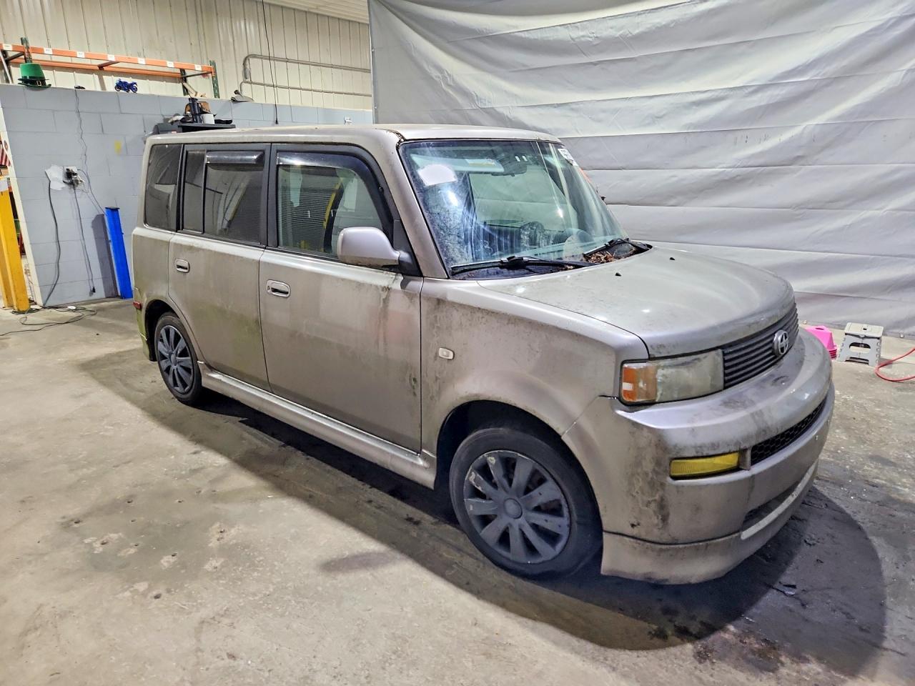 2005 Toyota Scion Xb Silver vin: JTLKT324750172880