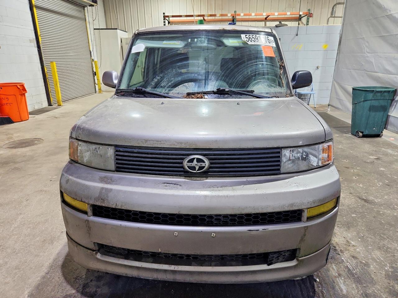 2005 Toyota Scion Xb Silver vin: JTLKT324750172880
