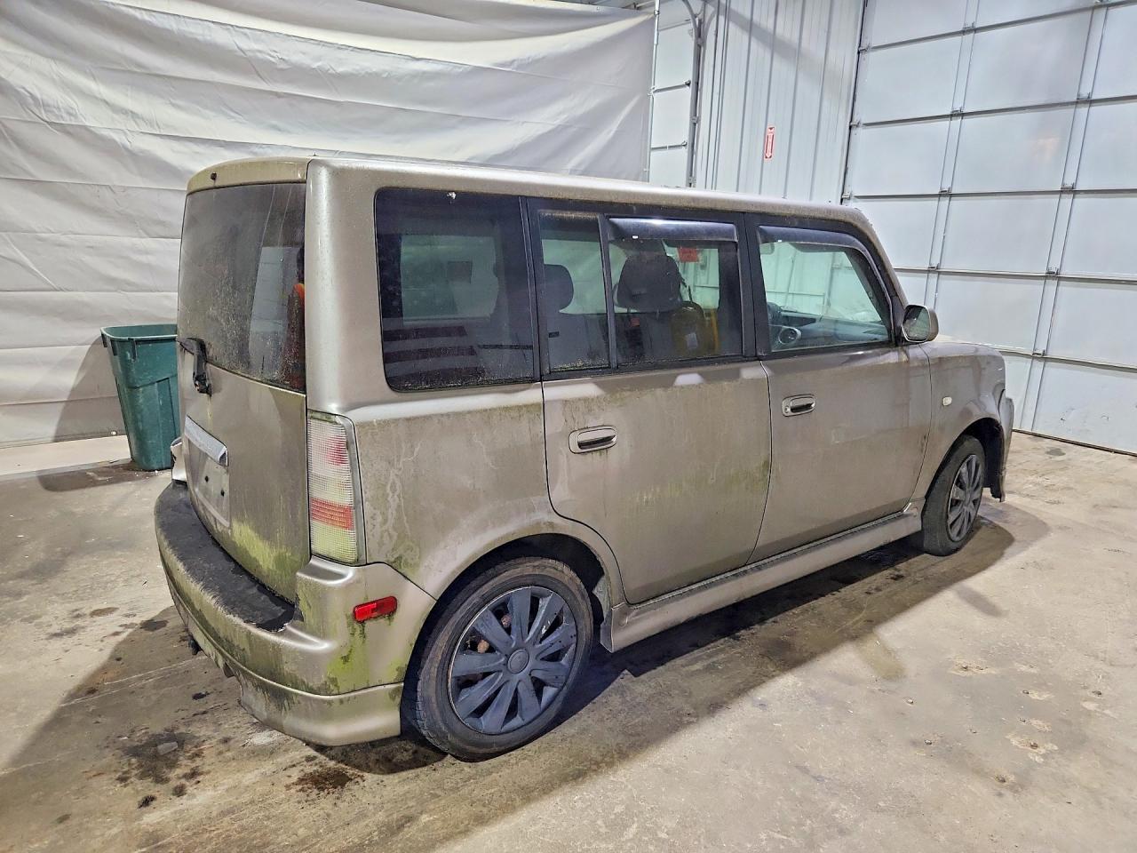 2005 Toyota Scion Xb Silver vin: JTLKT324750172880