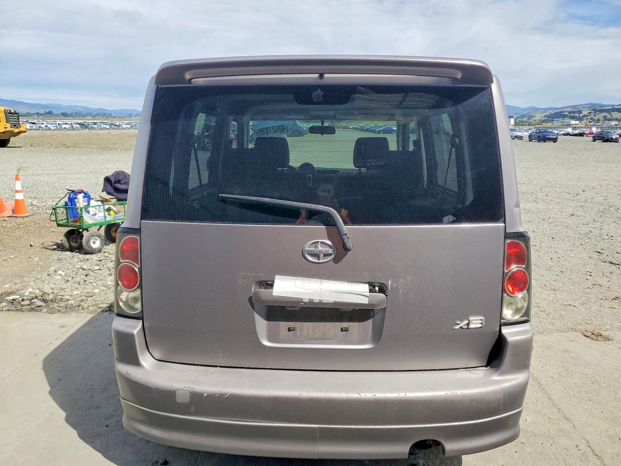 2006 Toyota Scion Xb Silver vin: JTLKT324764065449