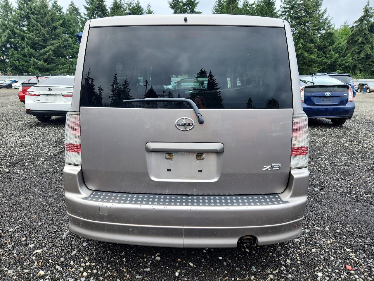 2006 Toyota Scion Xb Silver vin: JTLKT324764106811