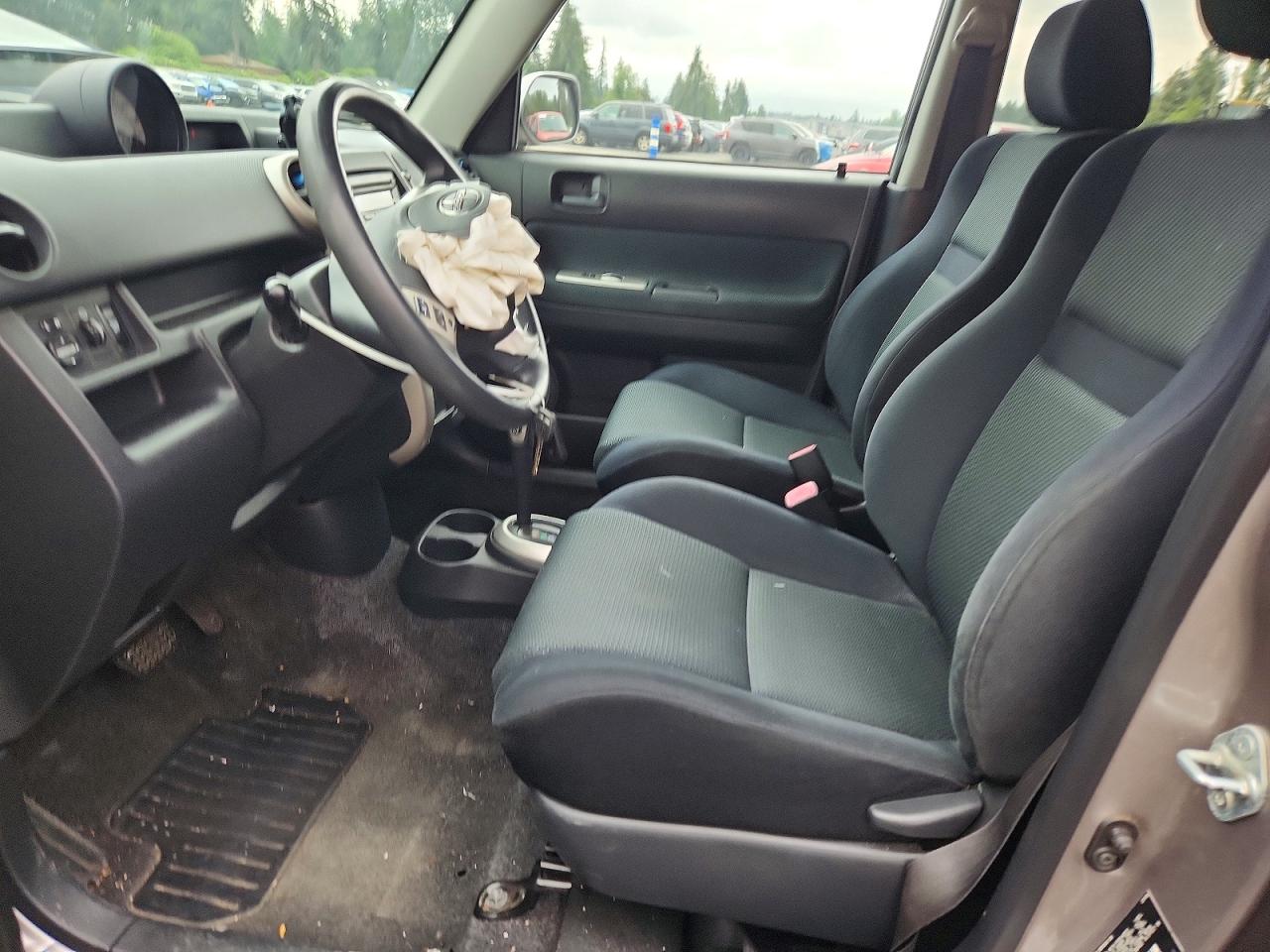 2006 Toyota Scion Xb Silver vin: JTLKT324764106811