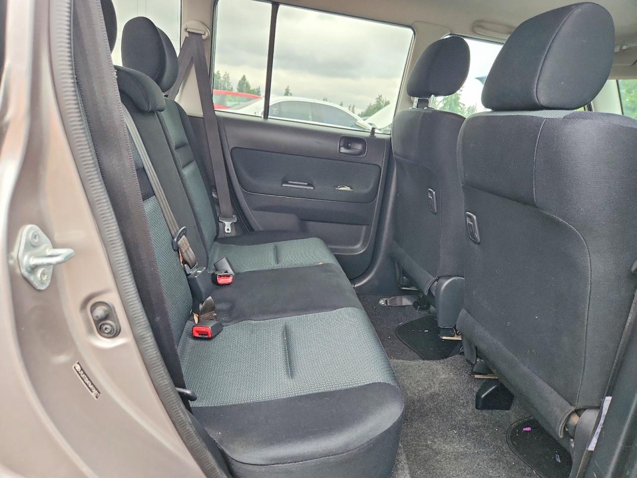 2006 Toyota Scion Xb Silver vin: JTLKT324764106811