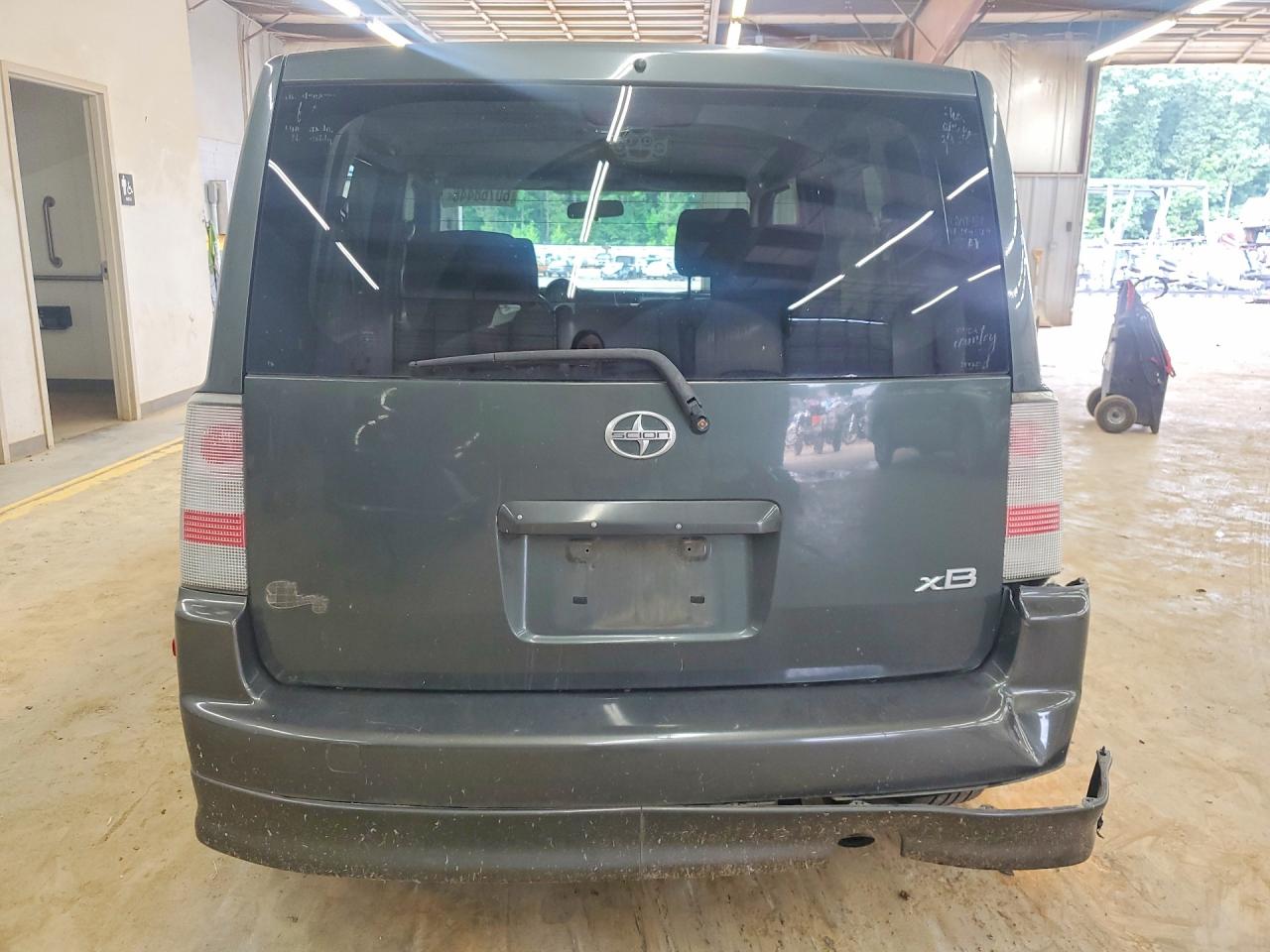 2004 Toyota Scion Xb Gray vin: JTLKT324840152278