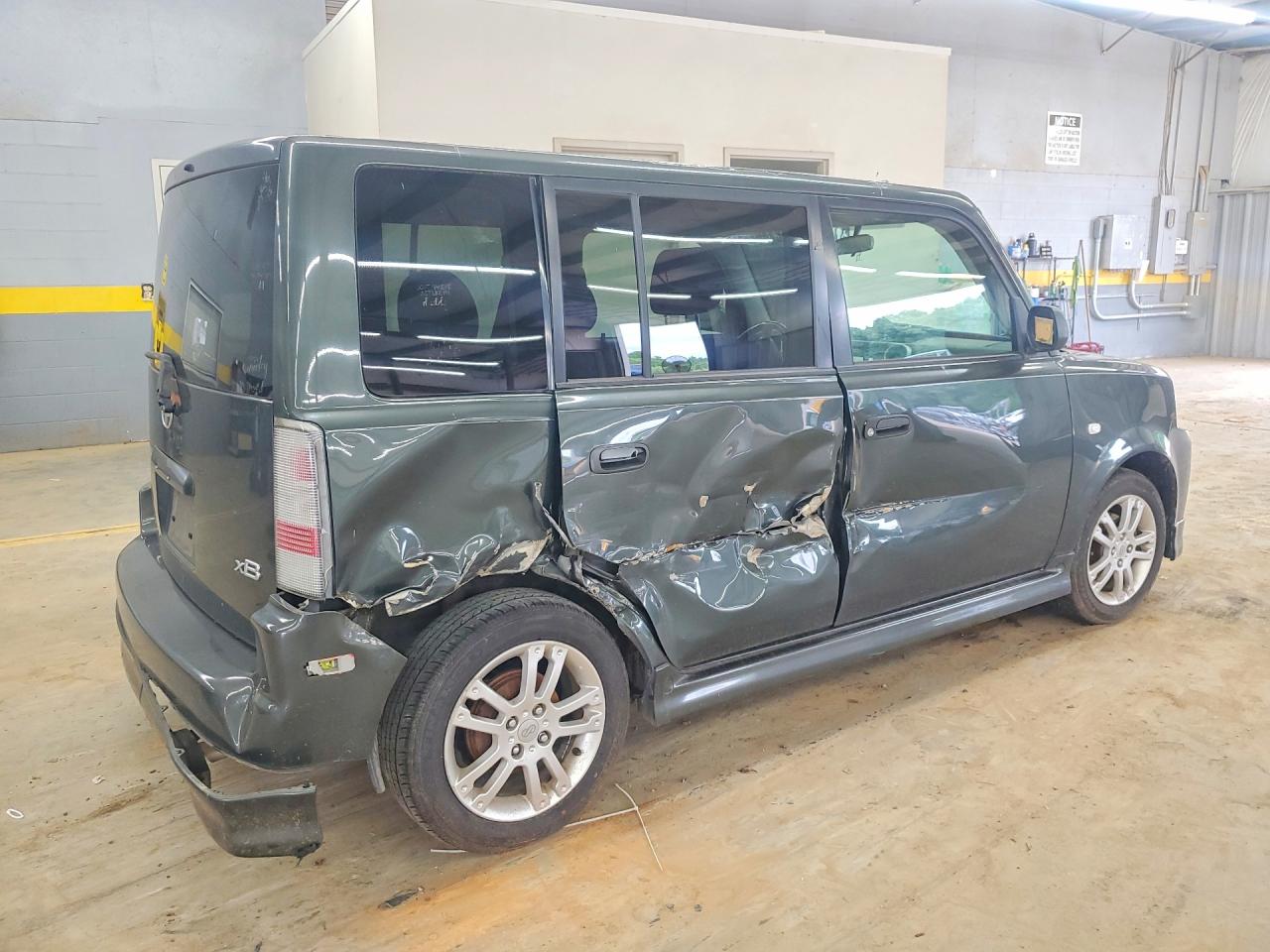 2004 Toyota Scion Xb Gray vin: JTLKT324840152278
