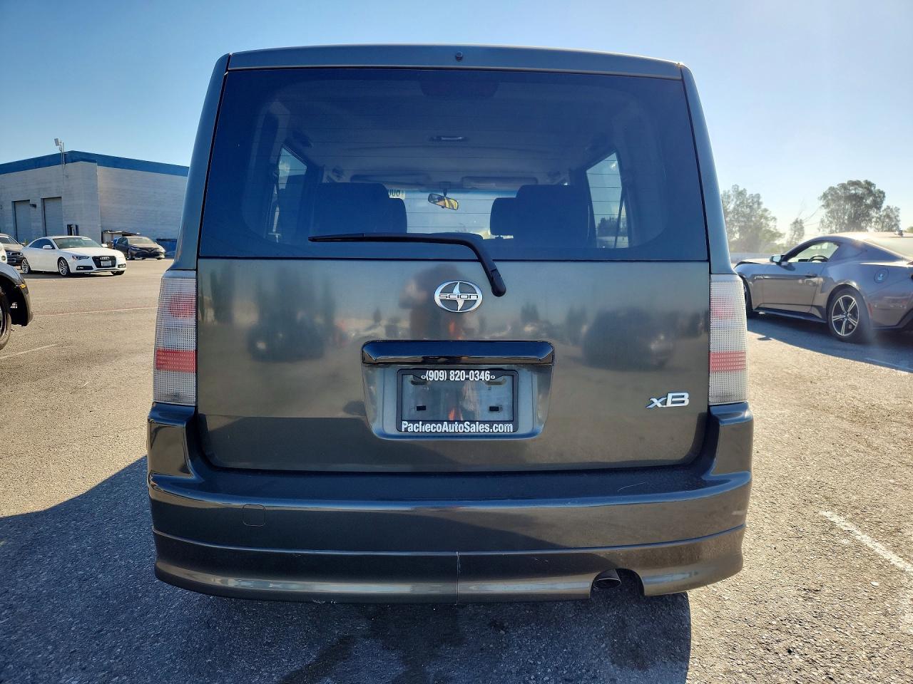 2005 Toyota Scion Xb Green vin: JTLKT324850183550