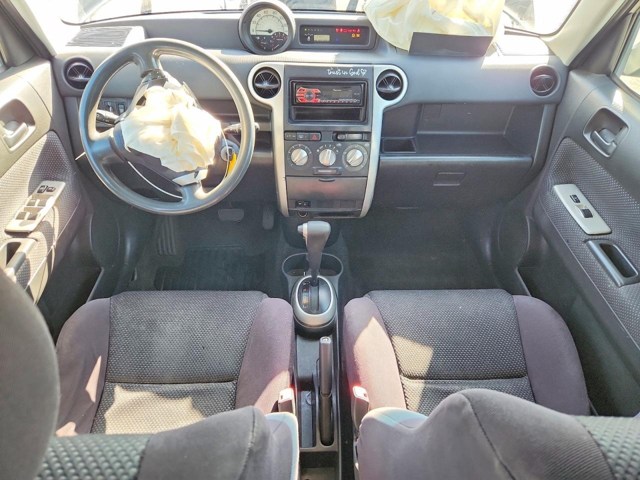 2005 Toyota Scion Xb Green vin: JTLKT324850183550
