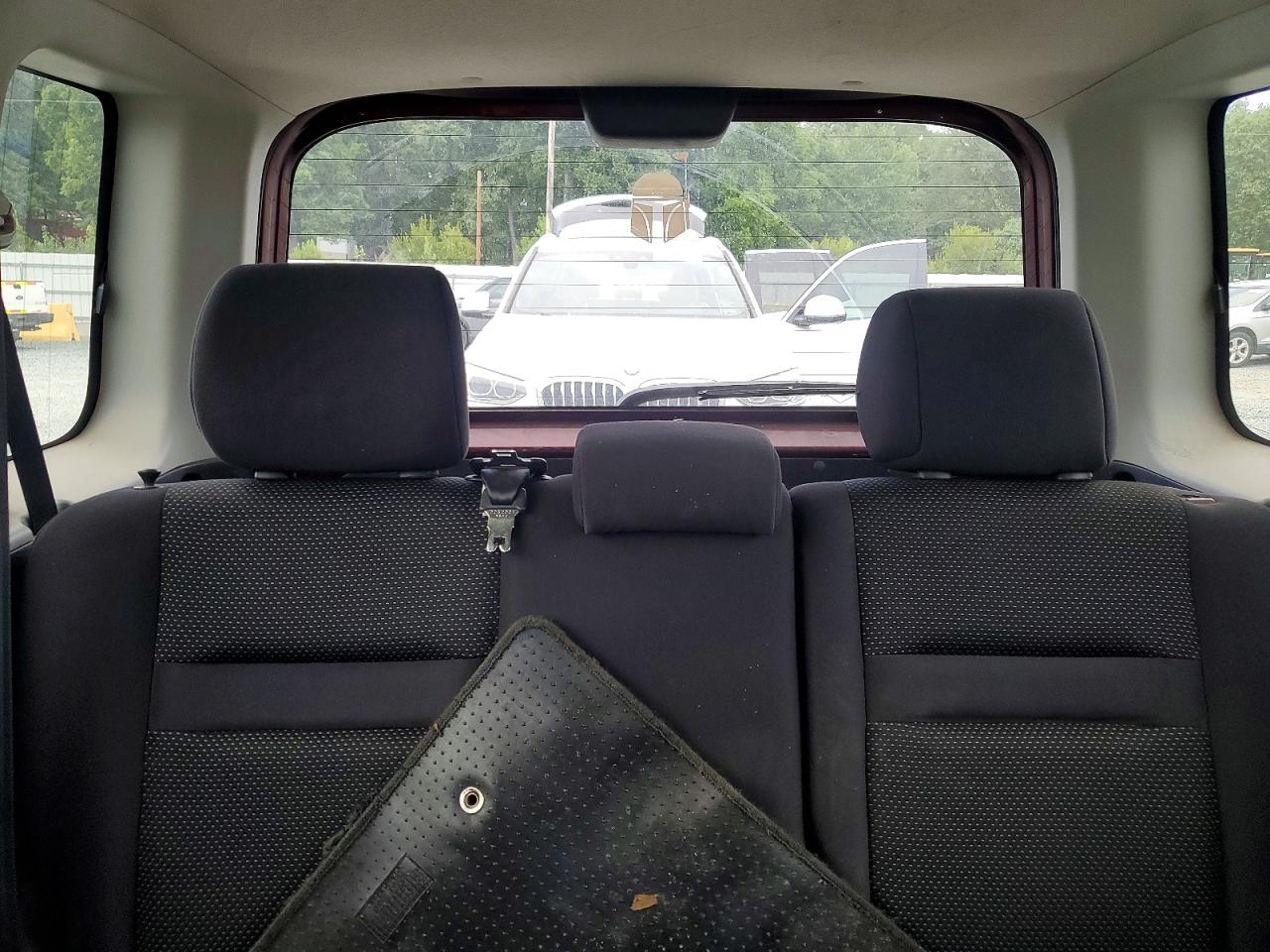 2006 Toyota Scion Xb Burgundy vin: JTLKT324864049230