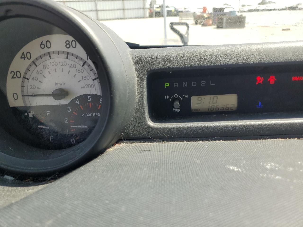 2006 Toyota Scion Xb Burgundy vin: JTLKT324964034932