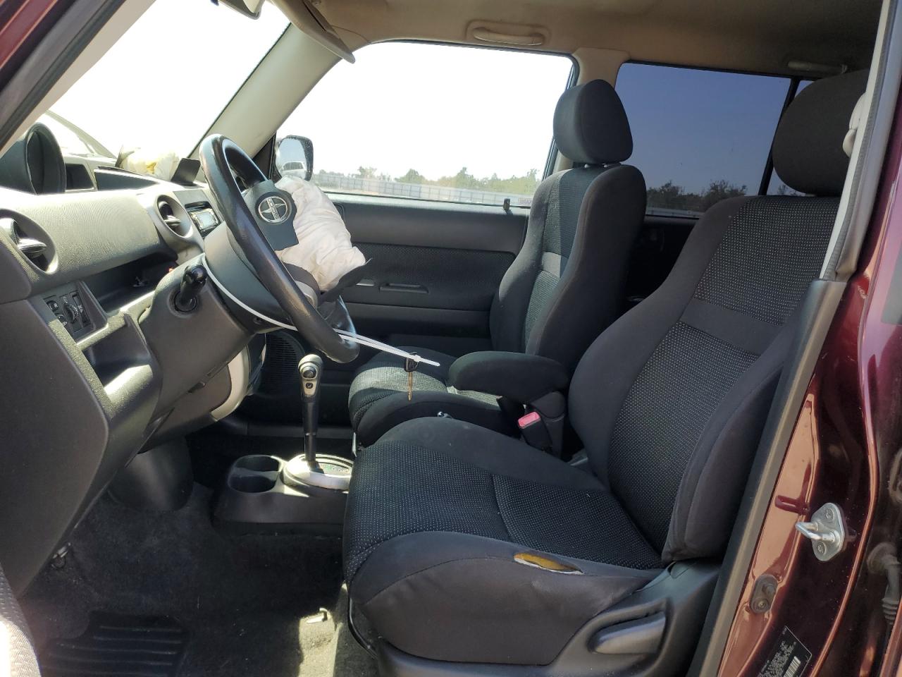 2006 Toyota Scion Xb Burgundy vin: JTLKT324964034932
