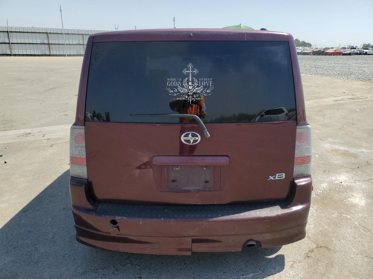 2006 Toyota Scion Xb Burgundy vin: JTLKT324964034932