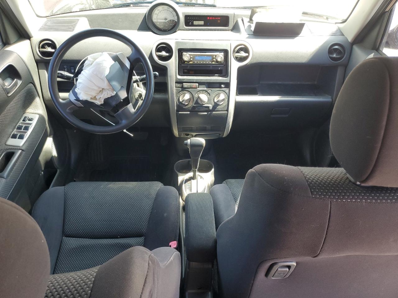 2006 Toyota Scion Xb Burgundy vin: JTLKT324964034932