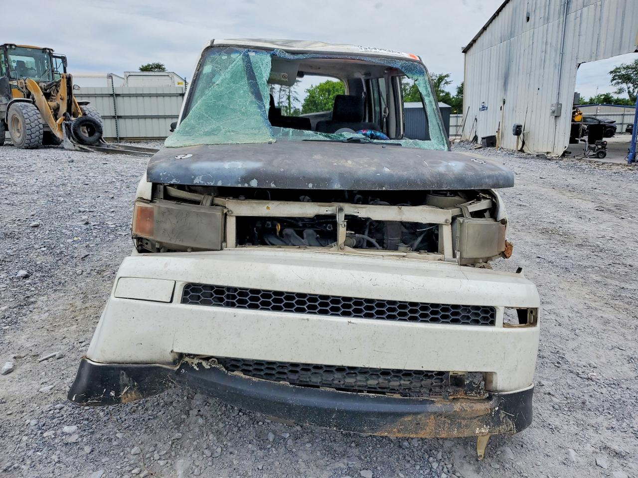 2006 Toyota Scion Xb White vin: JTLKT324964035336