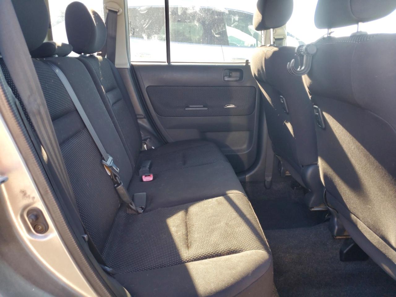 2006 Toyota Scion Xb Gray vin: JTLKT324964047471