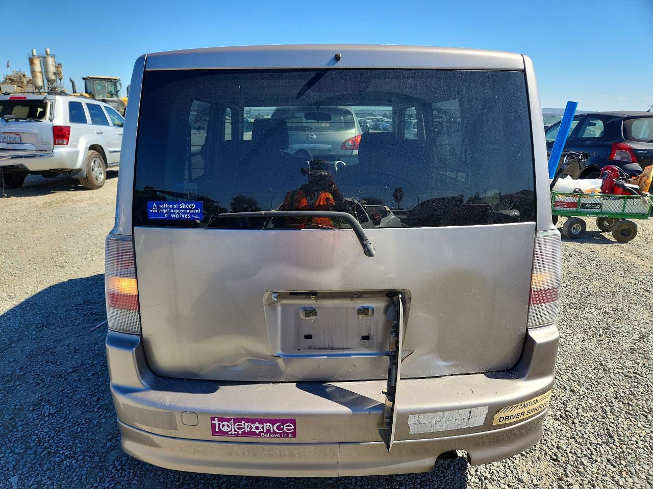 2006 Toyota Scion Xb Silver vin: JTLKT324964054694