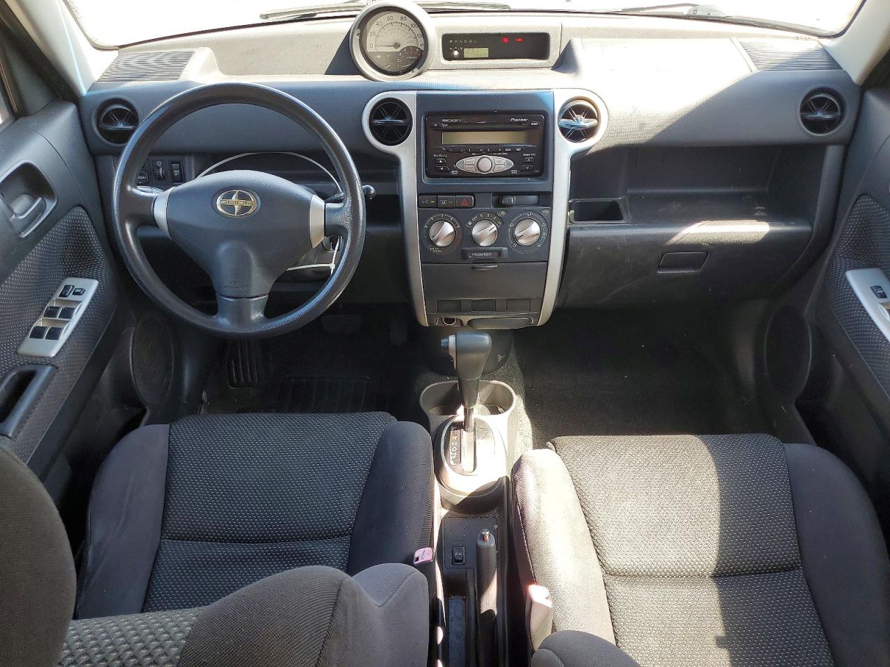 2006 Toyota Scion Xb Purple vin: JTLKT324964055845