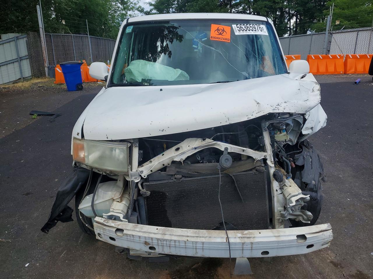 2006 Toyota Scion Xb White vin: JTLKT324964081782