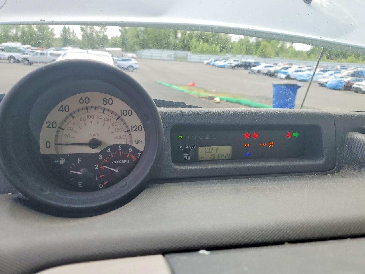 2006 Toyota Scion Xb White vin: JTLKT324964081782