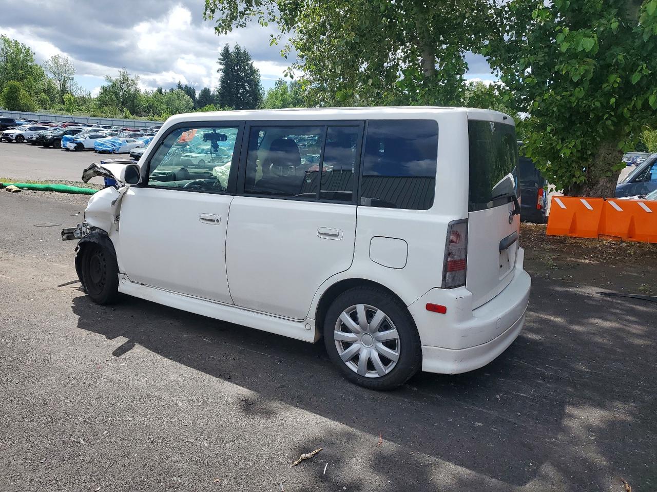 2006 Toyota Scion Xb White vin: JTLKT324964081782
