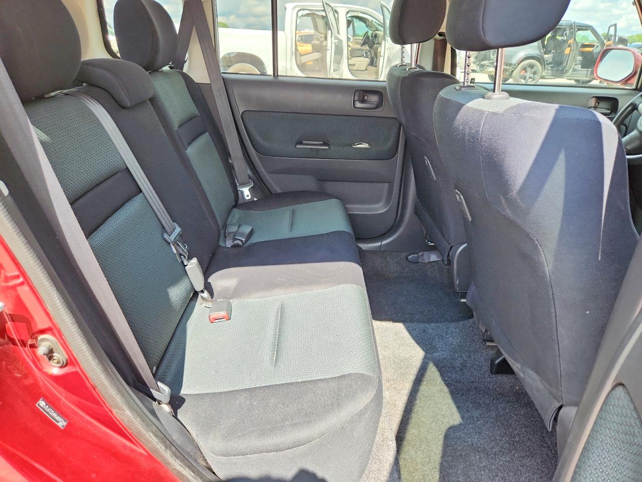 2006 Toyota Scion Xb Burgundy vin: JTLKT324964090269