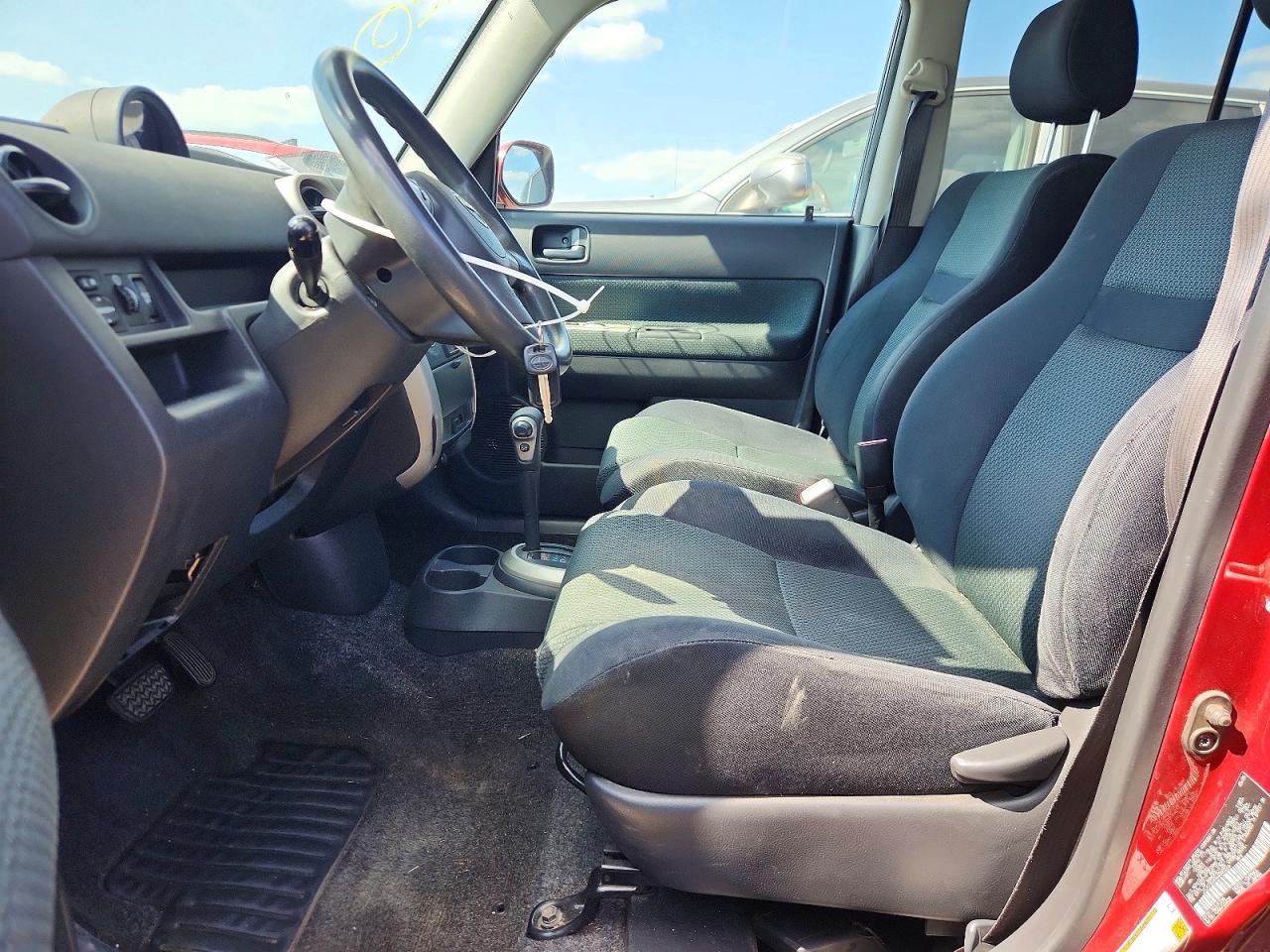 2006 Toyota Scion Xb Burgundy vin: JTLKT324964090269