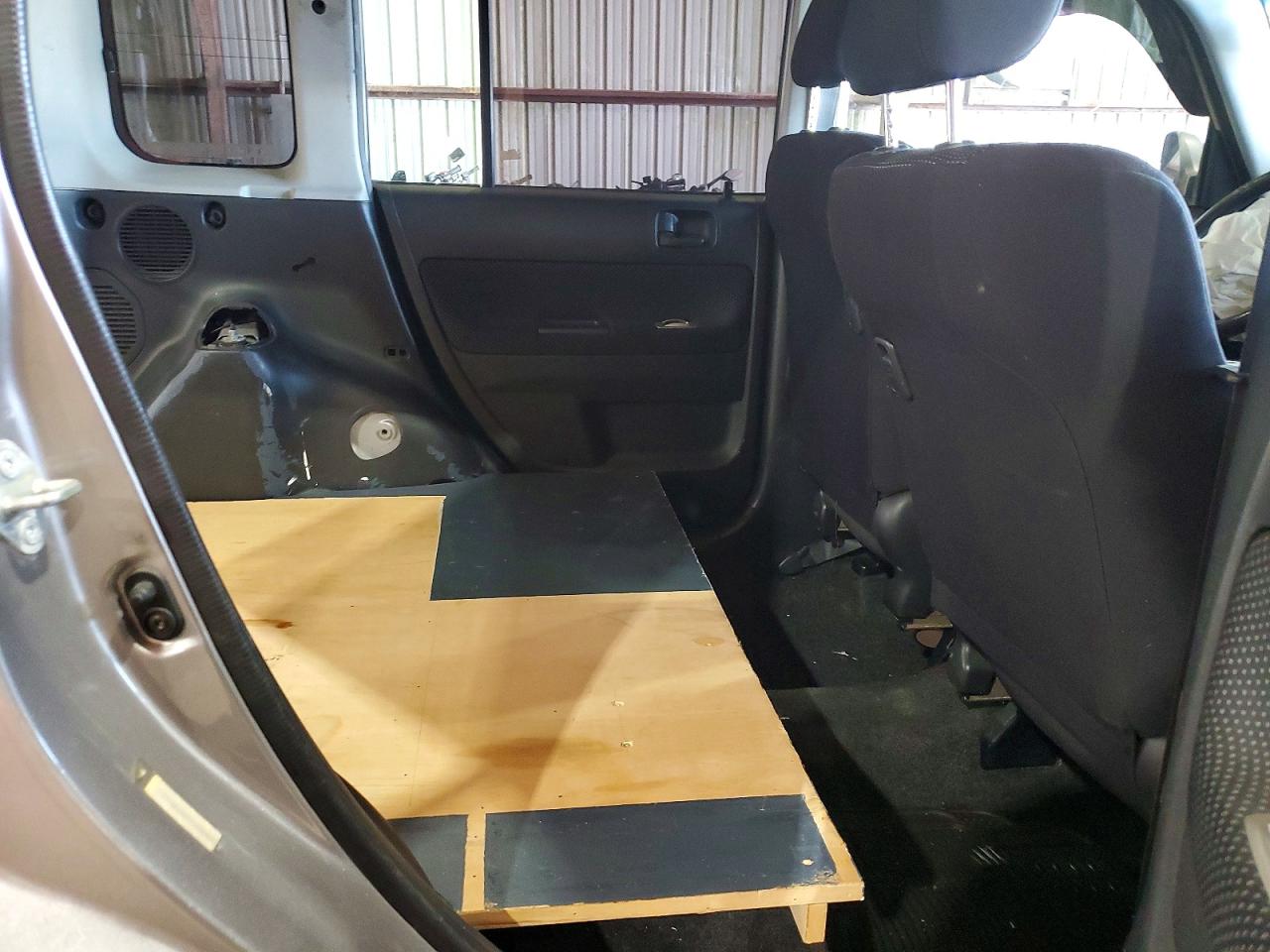 2004 Toyota Scion Xb Серый vin: JTLKT324X40156381