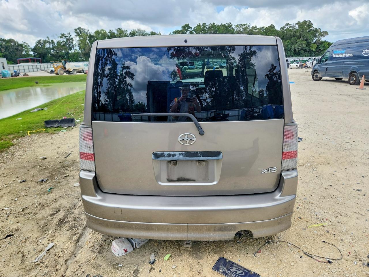2005 Toyota Scion Xb Silver vin: JTLKT324X50205192