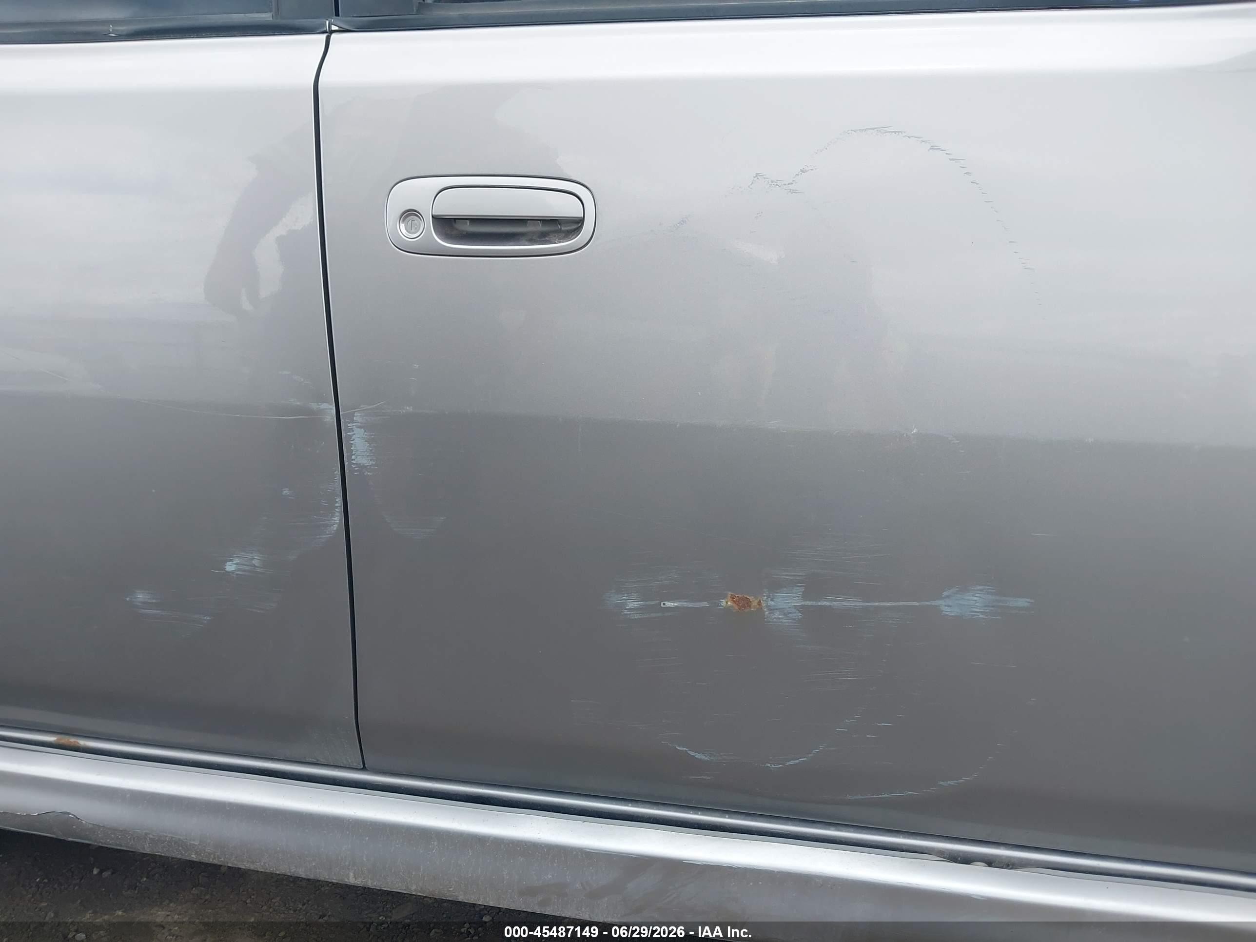 2005 Toyota Scion Xb   Silver vin: JTLKT324X50214300