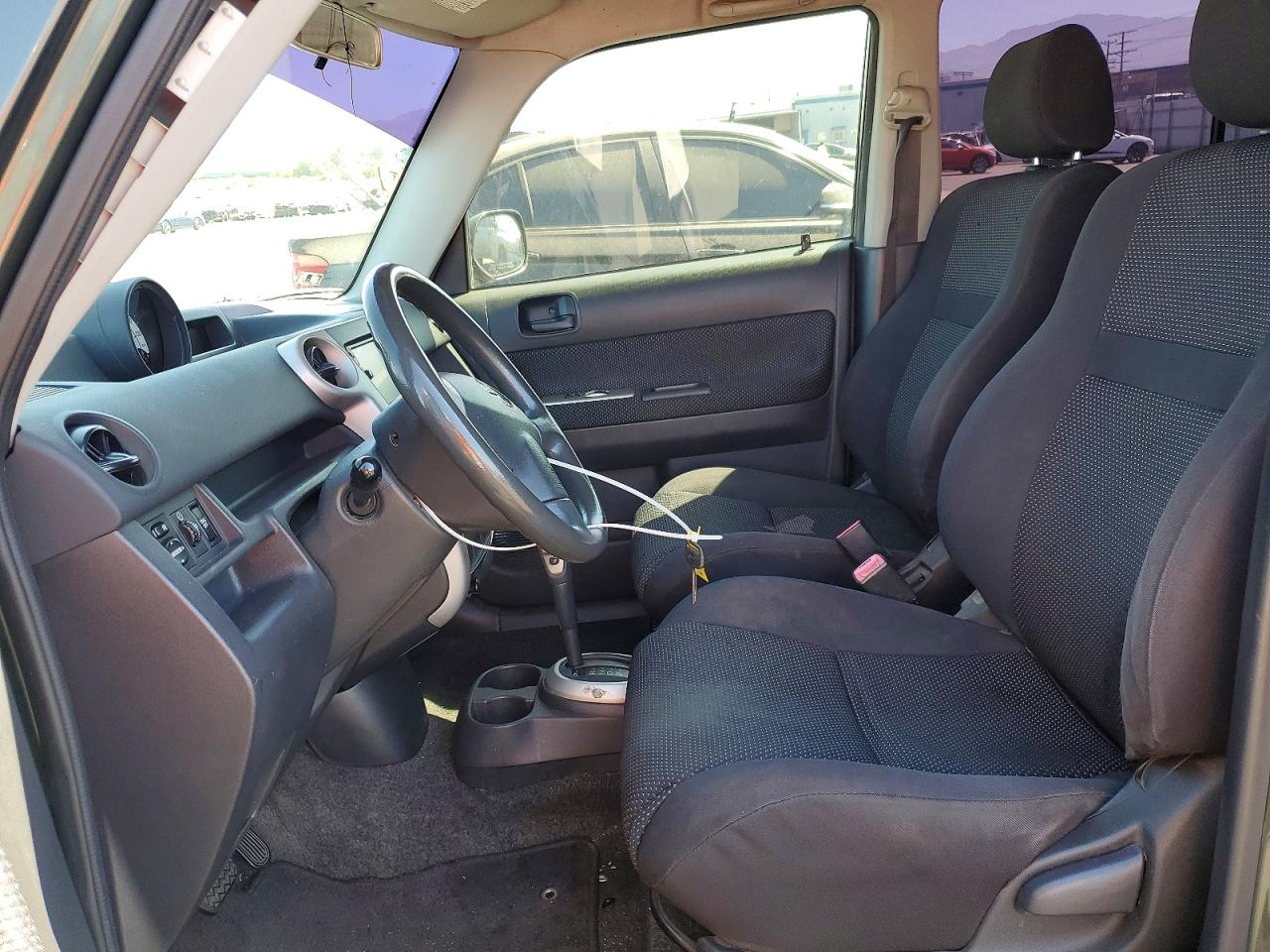 2005 Toyota Scion Xb Green vin: JTLKT324X54028295