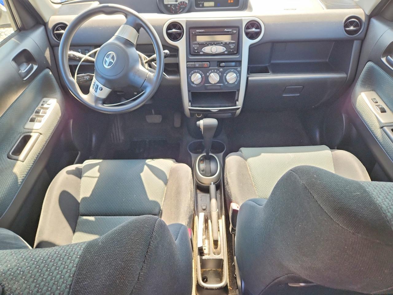 2006 Toyota Scion Xb Silver vin: JTLKT324X64064201