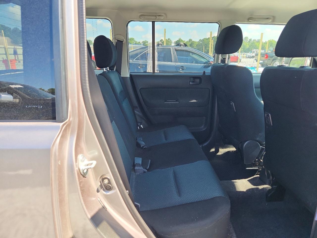 2006 Toyota Scion Xb Silver vin: JTLKT324X64064201