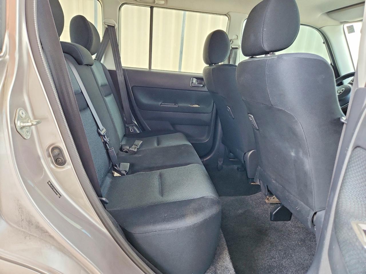 2006 Toyota Scion Xb Silver vin: JTLKT324X64088899