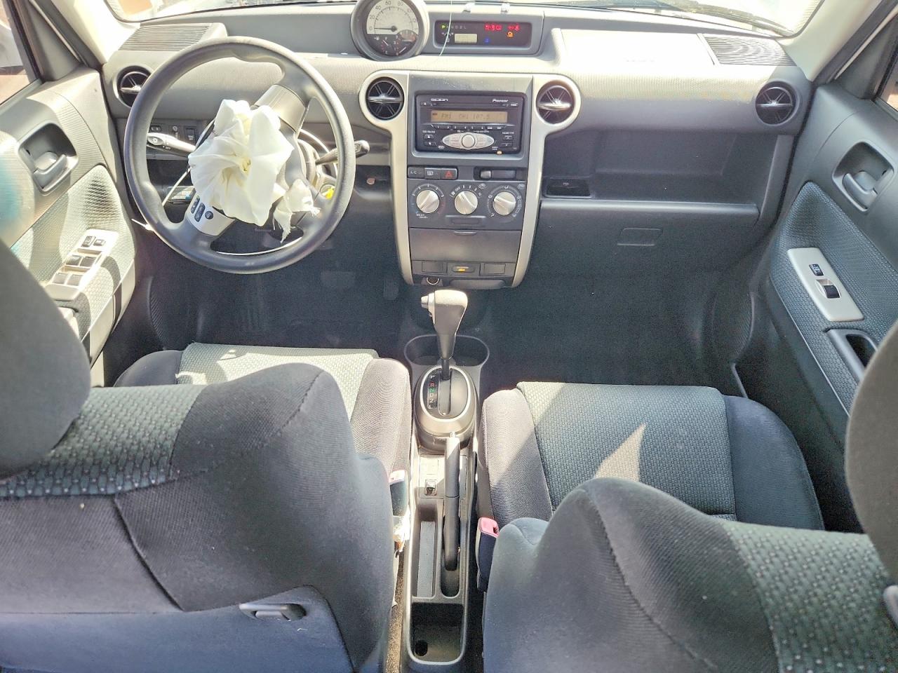 2006 Toyota Scion Xb Белый vin: JTLKT324X64121190
