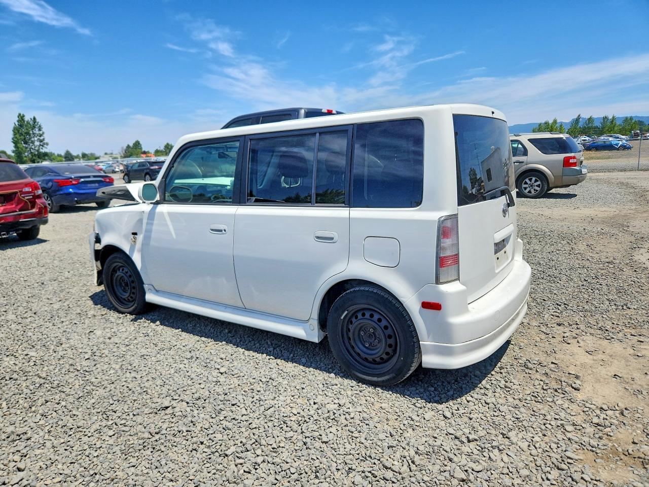 2005 Toyota Scion Xb White vin: JTLKT334150215320