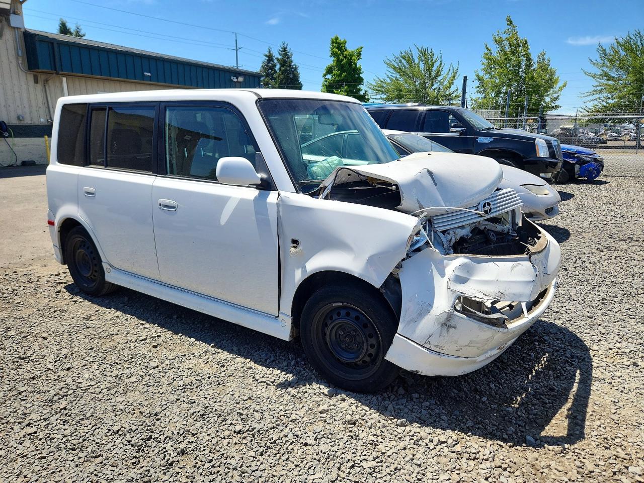 2005 Toyota Scion Xb White vin: JTLKT334150215320