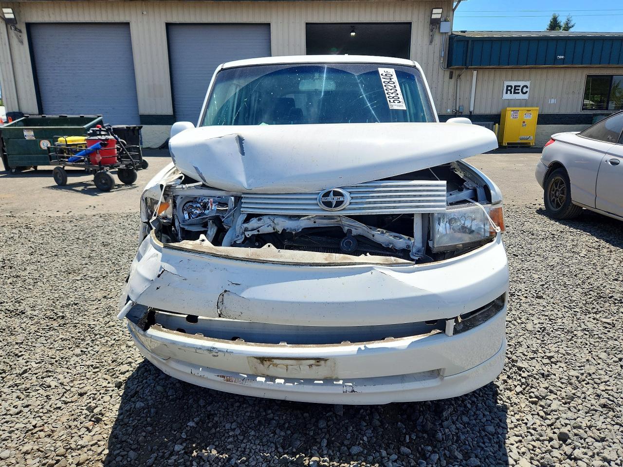2005 Toyota Scion Xb White vin: JTLKT334150215320