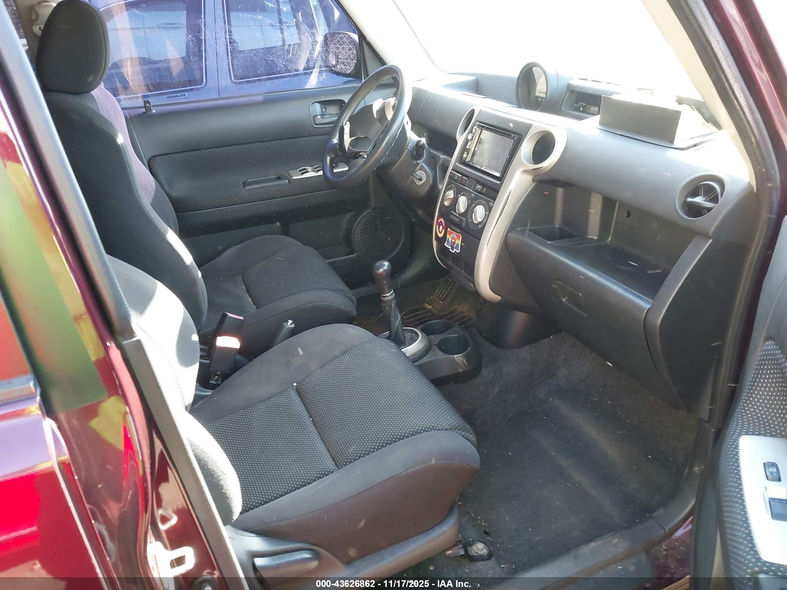 2004 Scion Xb   Purple vin: JTLKT334340147651