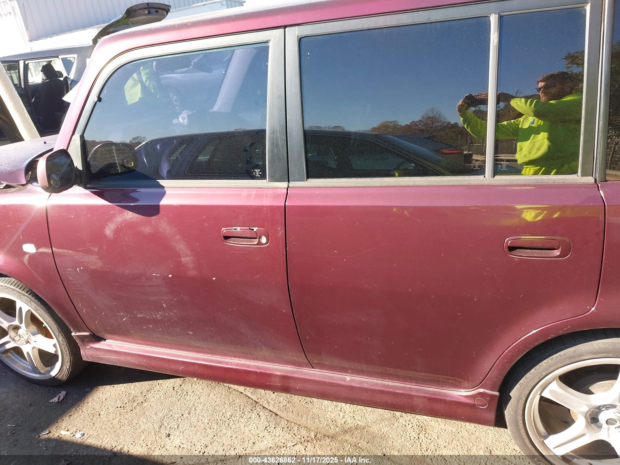 2004 Scion Xb   Purple vin: JTLKT334340147651