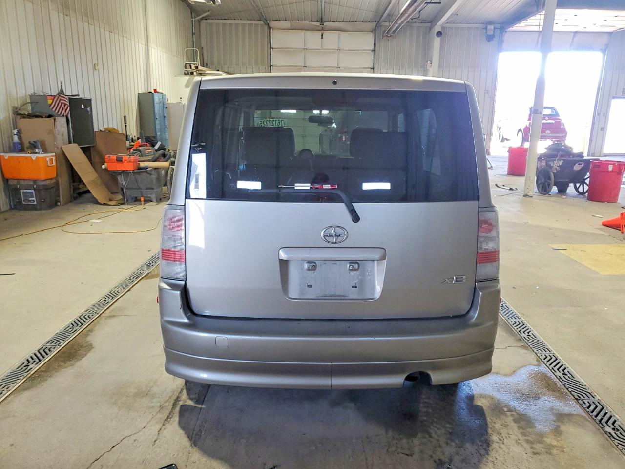 2005 Toyota Scion Xb Silver vin: JTLKT334354004760