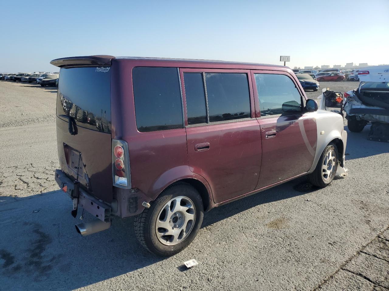 2004 Toyota Scion Xb Burgundy vin: JTLKT334440135511