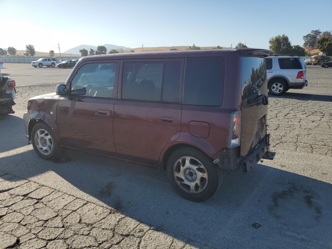 2004 Toyota Scion Xb Burgundy vin: JTLKT334440135511