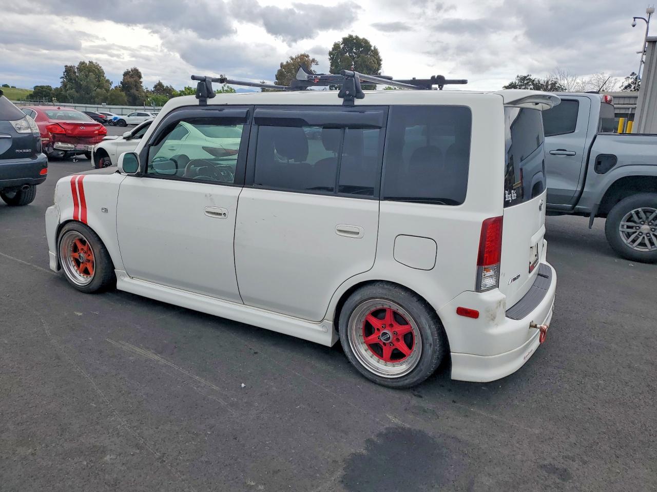 2006 Toyota Scion Xb White vin: JTLKT334564077761