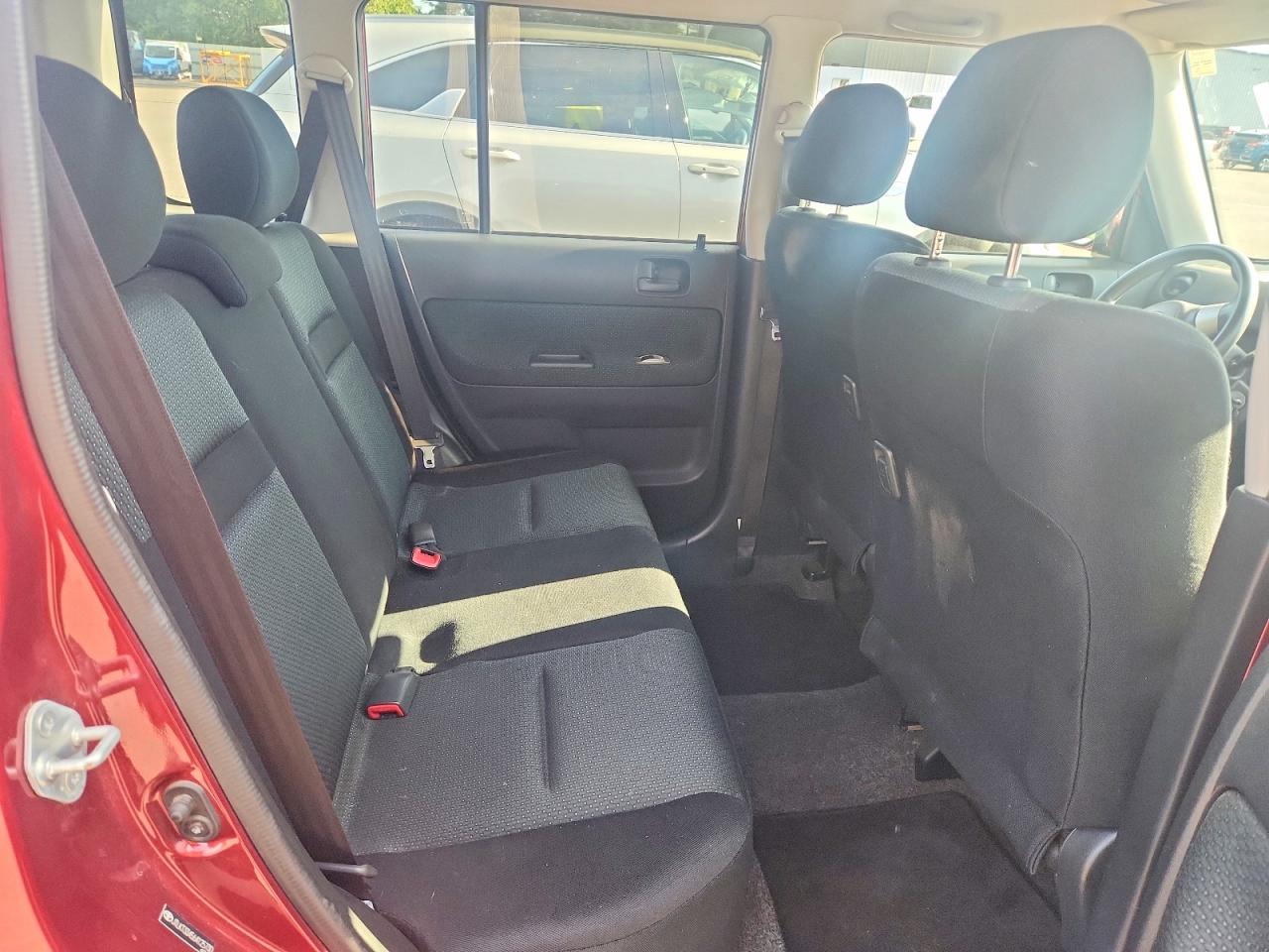 2006 Toyota Scion Xb Burgundy vin: JTLKT334564125730