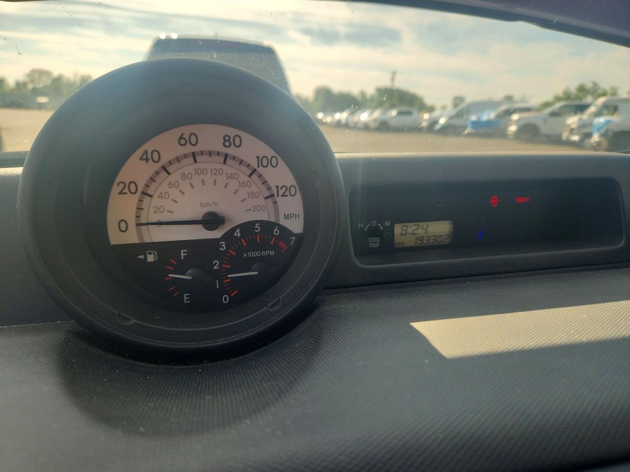 2006 Toyota Scion Xb Burgundy vin: JTLKT334564125730