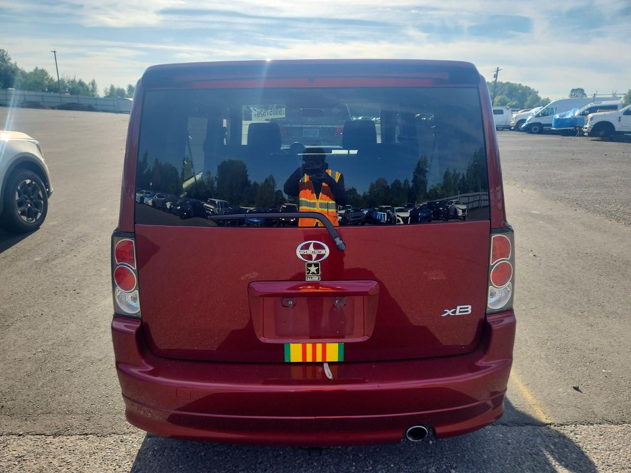 2006 Toyota Scion Xb Burgundy vin: JTLKT334564125730